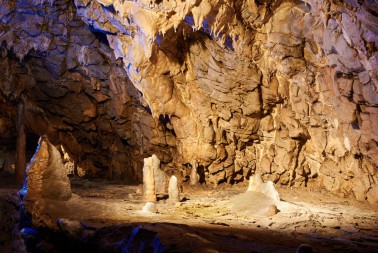 Krápníková výzdoba v Sloupsko-šošůvských jeskyních - stalagmity