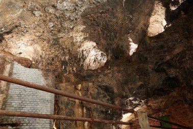 Kotelna od wehrmachtu v jeskyni Výpustek v Moravském krasu
