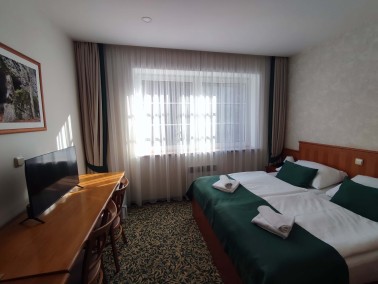 Vybavení komfortního dvoulůžkového apartmánu hotelu Skalní mlýn