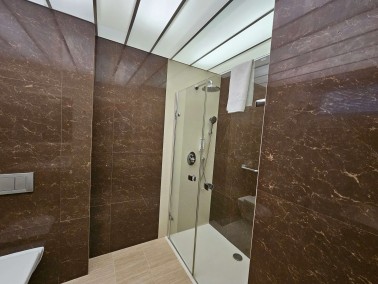 Koupelna  komfortního dvoulůžkového apartmánu v hotelu Skalní mlýn